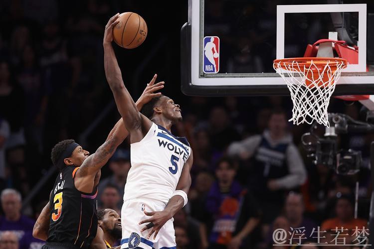 爱德华兹狂砍40分难救主 森林狼负于太阳